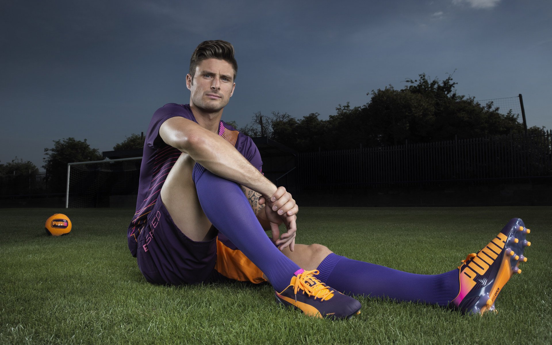 恩比德双手暴扣点燃七六人主场，恩比德生涯首秀