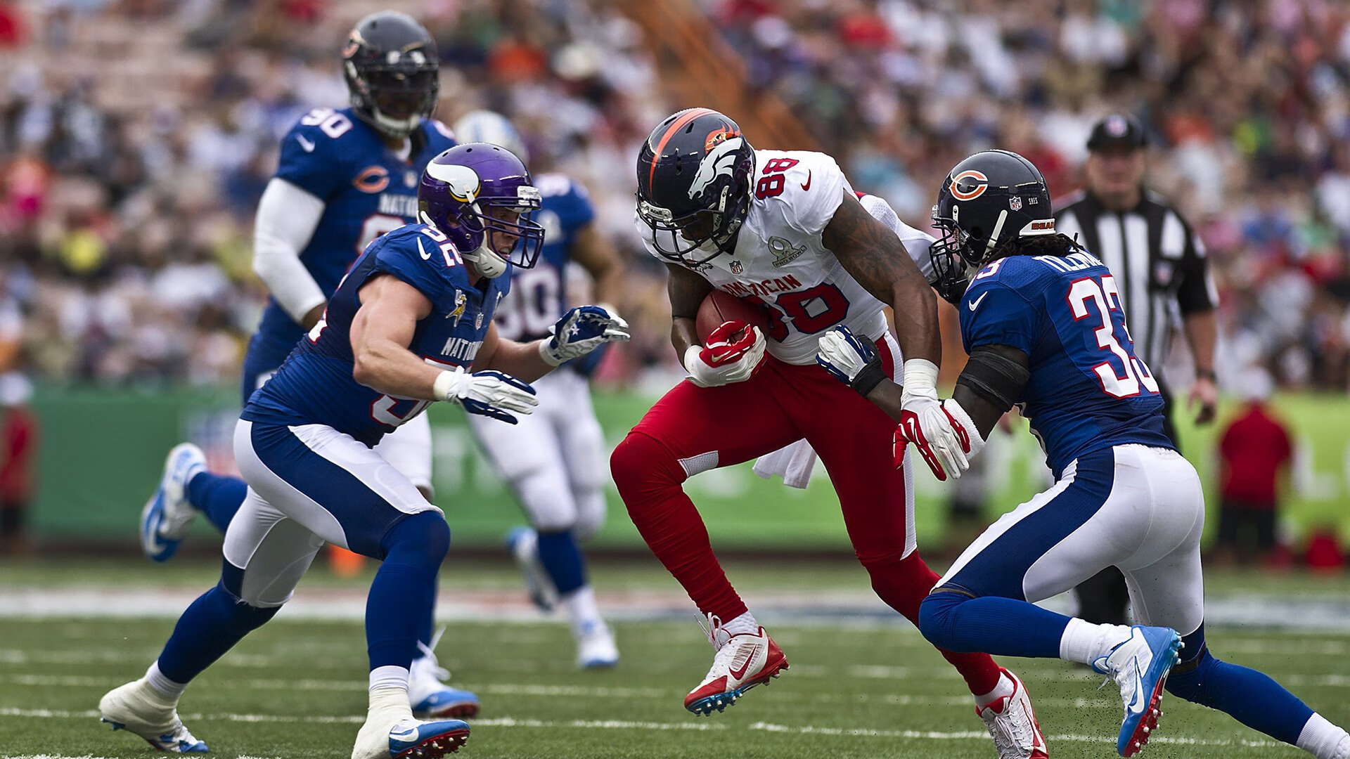 慢动作回放：比赛中的经典瞬间解析，比赛时的动作